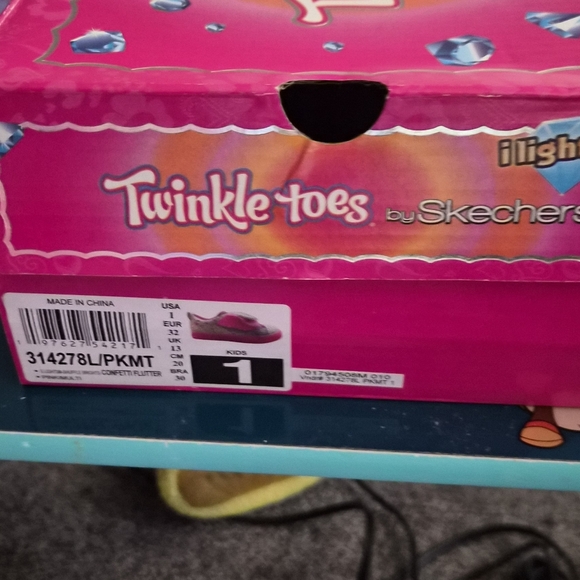 Skechers Twinkle Toes Kids' Shoes - Picture 1 of 4
